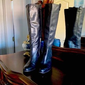 VINCE CAMUTO VC-Gianna Black Leather Boots 8.5